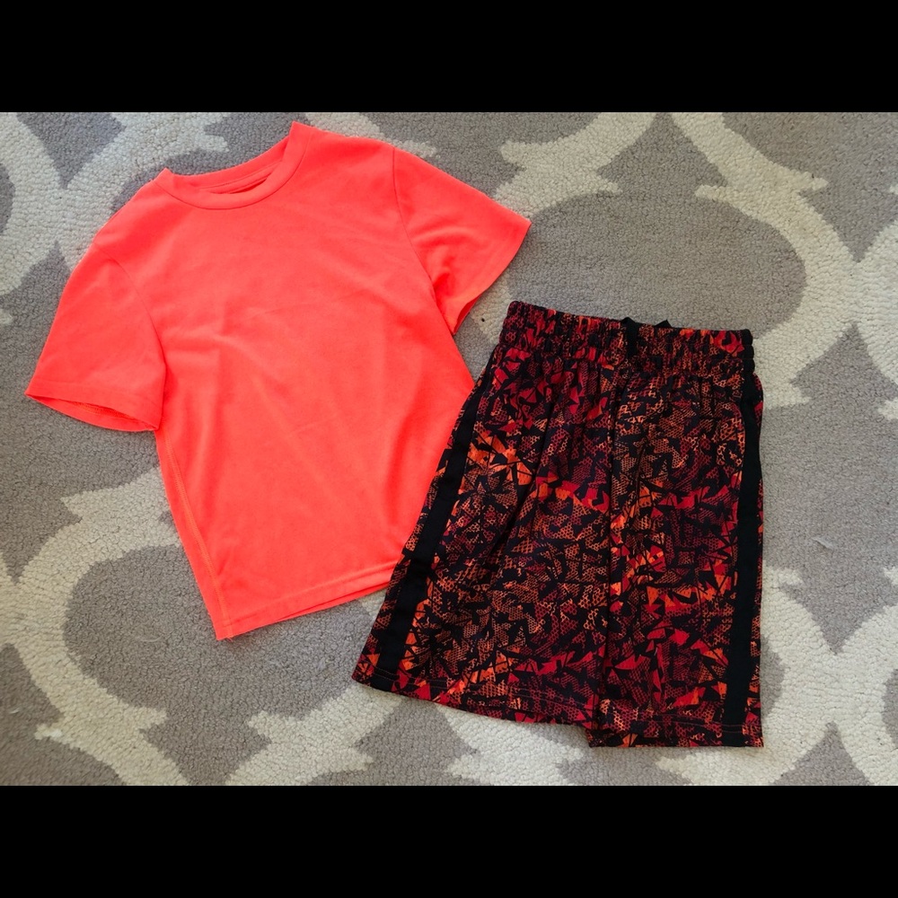 Boys Champion Dry (Dri) Fit shirt and shorts sz4-5
